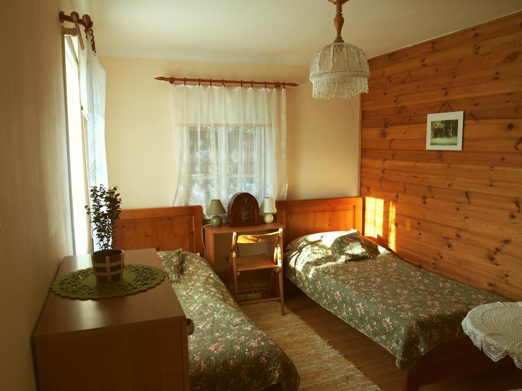 Domek Zapiecek Bialowieza Ruang foto