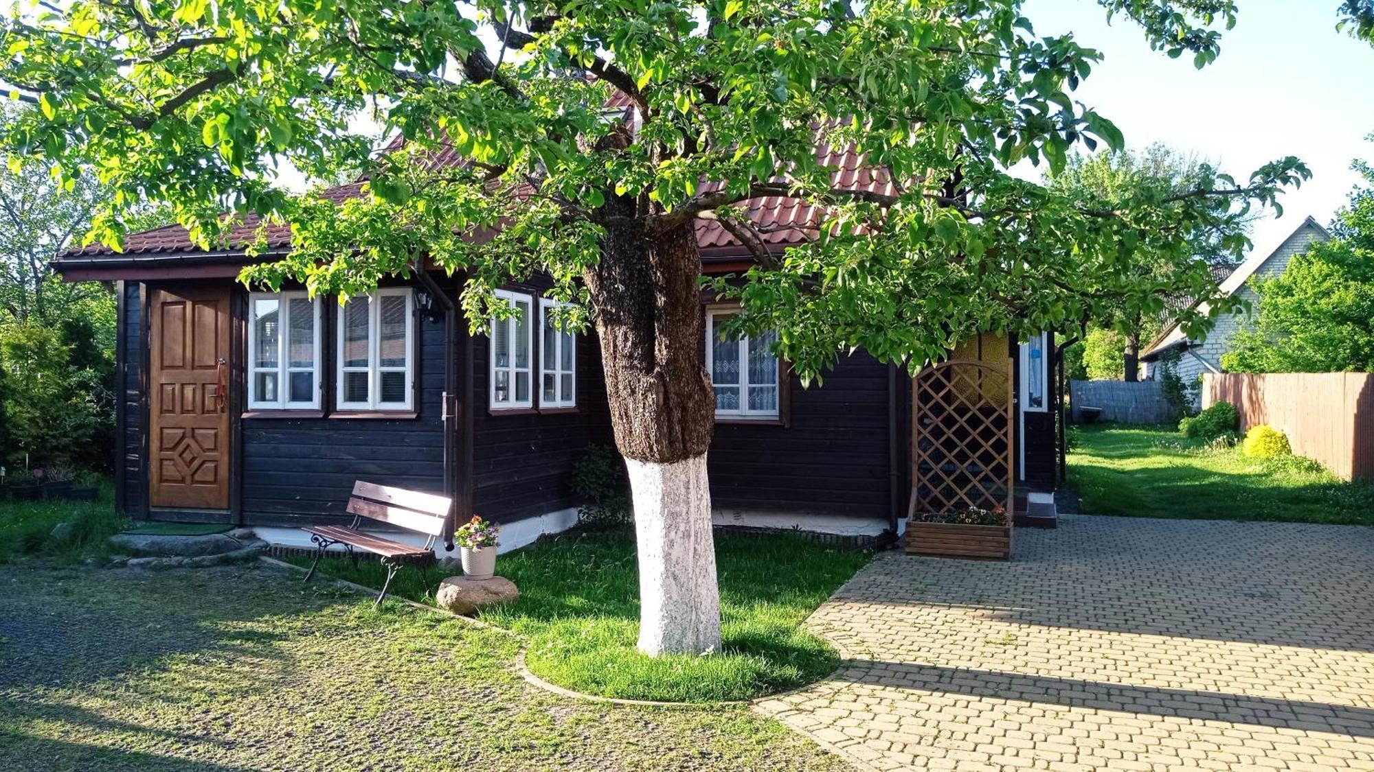 Domek Zapiecek Bialowieza Bagian luar foto