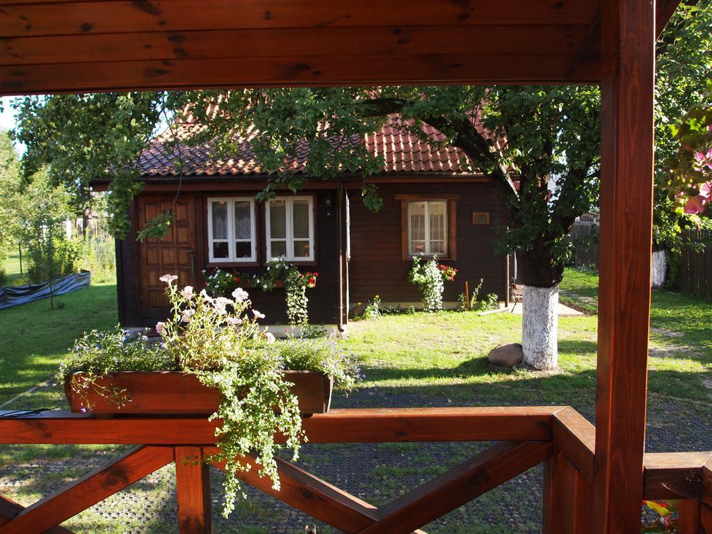 Domek Zapiecek Bialowieza Bagian luar foto